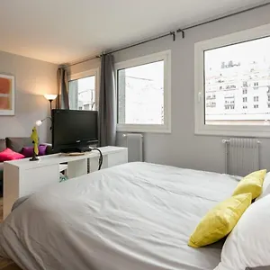  Apartment Nicely Decorated Modern Studio Near The Eiffel Tower - - Welkeys