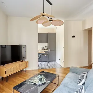  Apartment Invalide By Prestige